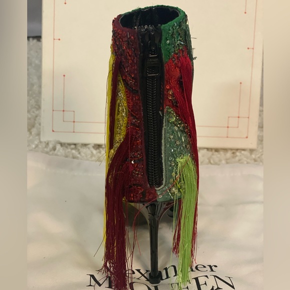 🔥NIB ALEXANDER MCQUEEN HARNESS BEADED POINT TOE PUMP MULTICOLOR FRINGE 37.5 - Picture 8 of 14